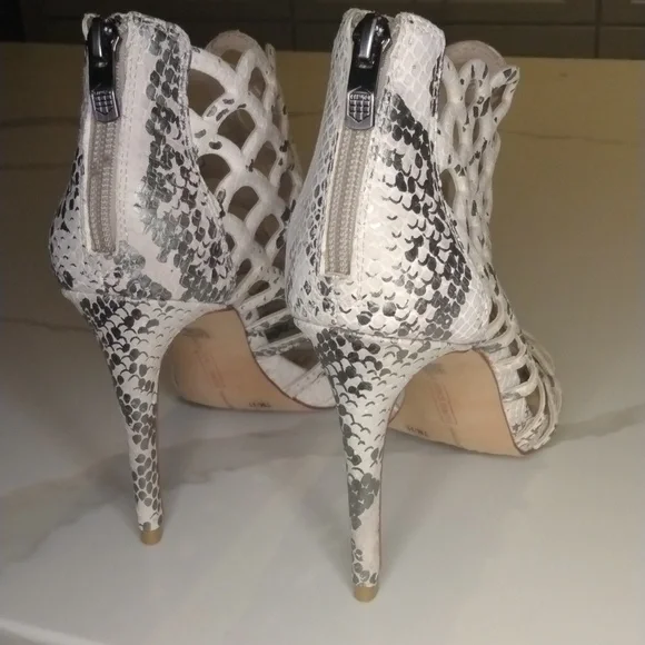 Vince Camuto Fontanela Heeled Sandals sz 7 - Picture 4 of 6